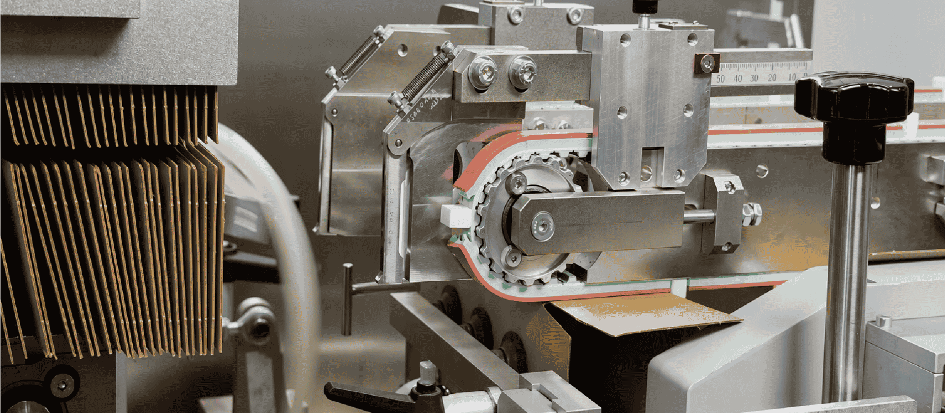 horizontal cartoning machine for shipment-ready packaging