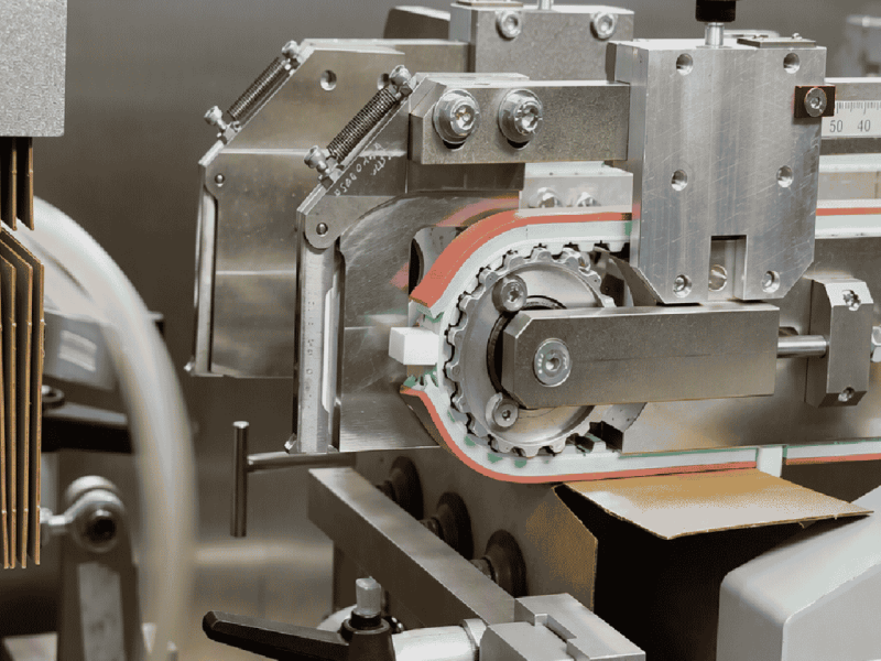 horizontal cartoning machine for shipment-ready packaging